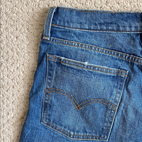 Levi’s cutoff distressed denim shorts - Picture 3 of 6